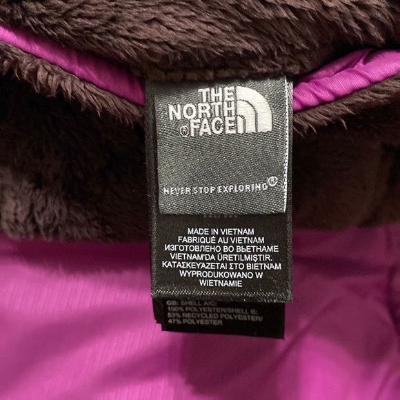 The North Face Women’s Insulated Reversible Vest - Picture 5 of 7